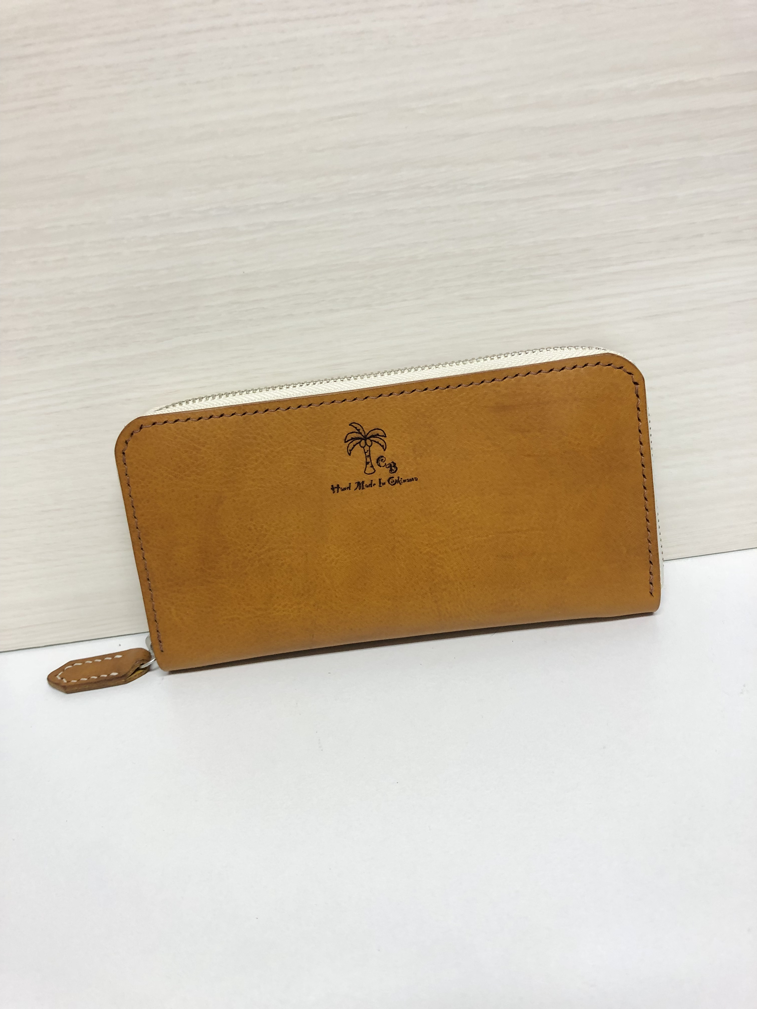 革　スタンダードなラウンドファスナーの長財布 　REVERSO/イエロー