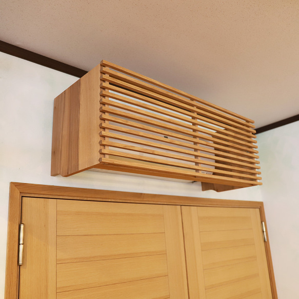 F様特注品】壁へのビス止め不要！引っ掛けるだけでのエアコン隠し  