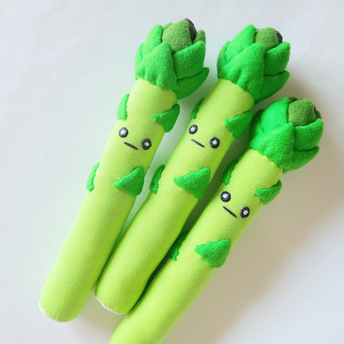 アスパラのぬいぐるみ アスパラのぬいぐるみ ぬいぐるみ くろまるファクトリー 通販
