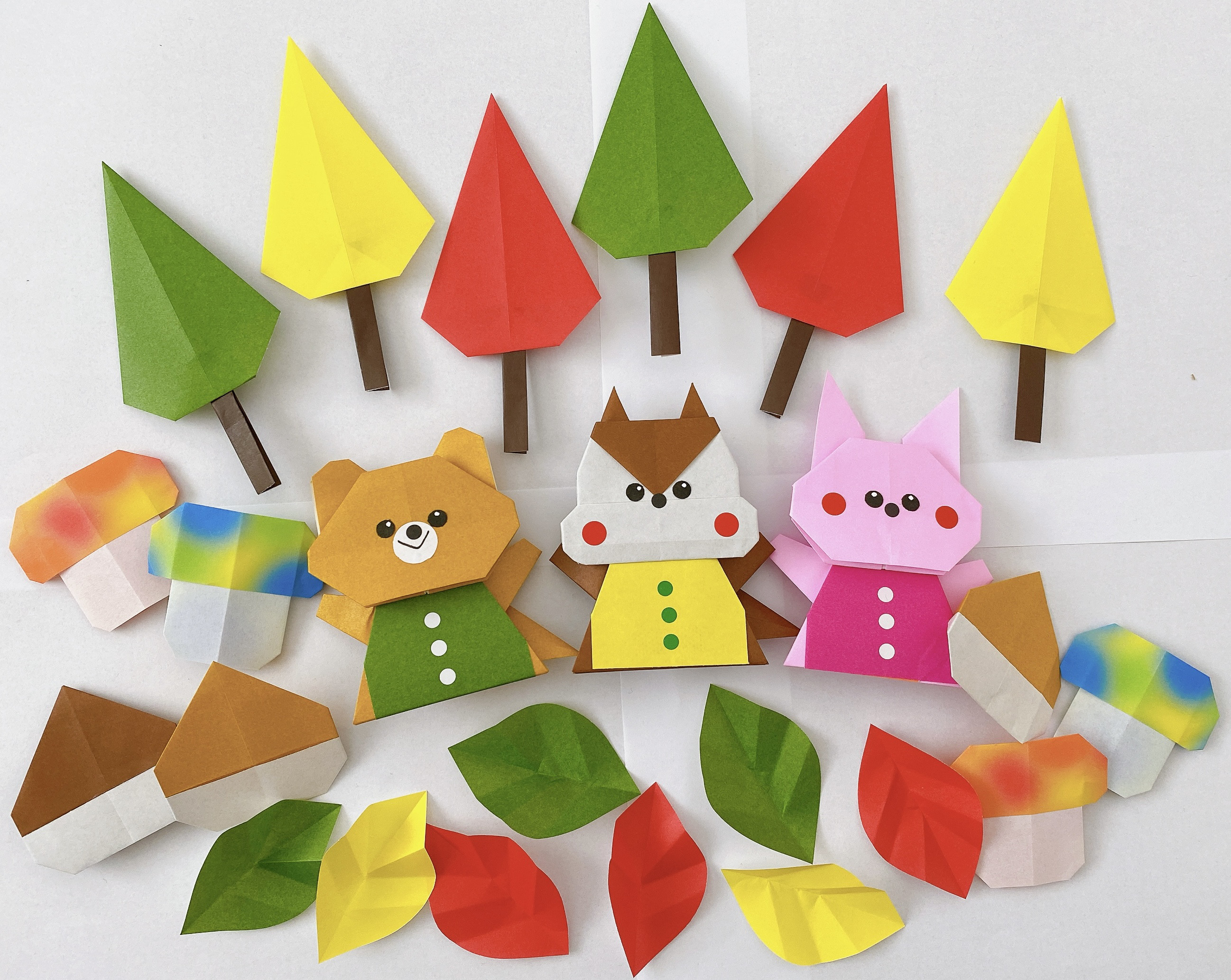 秋 壁面飾り 折り紙 うさぎ くま りす くり きのこ 紅葉 動物 9