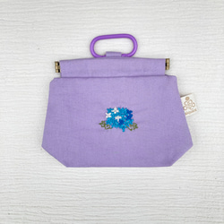 刺繍のポーチ 四葉のクローバー ポーチ siq+ 通販 17743513｜Creema