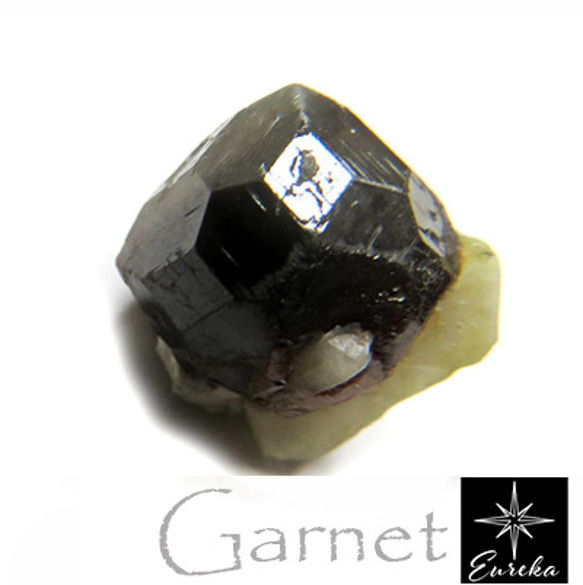 ガーネット 結晶 原石 アルマンディンガーネット ルース 天然石 1月