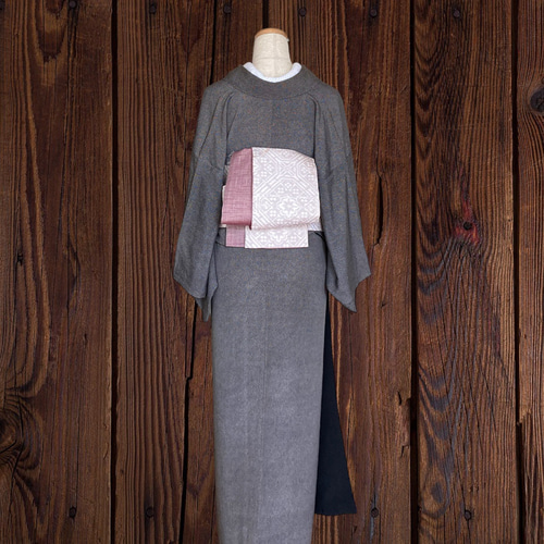 着物反物*大島絣 蜀江華文 薄紅色と縦縞小豆色でお仕立て致しました