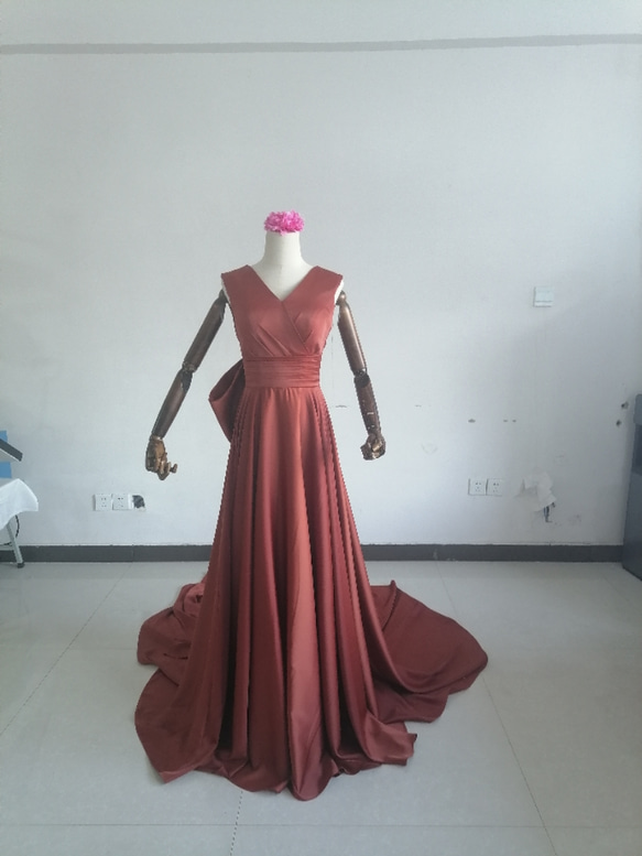カラードレス Vネック テラコッタ色 快適な生地 豪華なバックリボン  