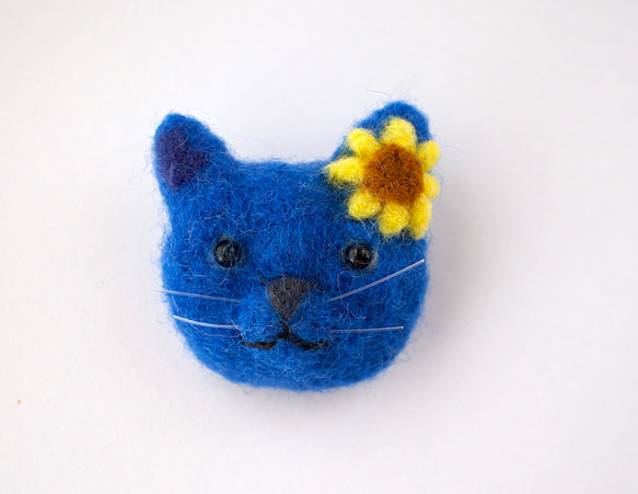 羊毛フェルト ハンドメイド猫のブローチ 青い猫 ひまわり かわいい