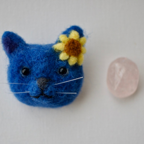 羊毛フェルト　手作り　猫　ブルーアイ 羊毛フェルト 手作り 猫 ブルーアイ