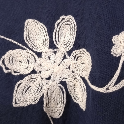 お花の刺繍の ゆったりチュニック・ワンピース ワンピース pieni