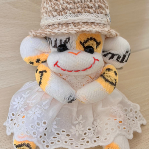 スマイル ソックモンキー ぬいぐるみ plum grove 通販｜Creema  