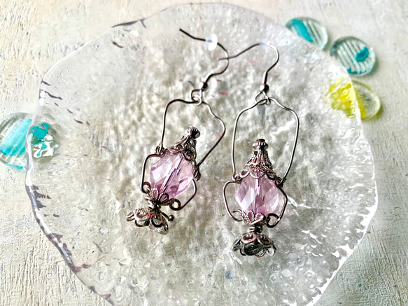 銀箔×クリスタルフラワーカービング＆ワインカラーサファイア＆カレンシルバーピアス 銀箔×クリスタルフラワーカービング＆ワインカラーサファイア＆カレン