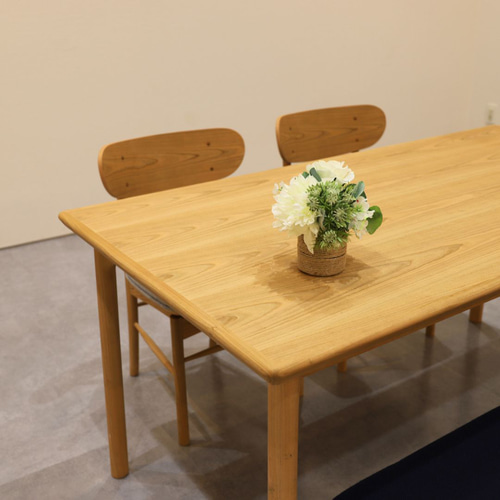 Hygge(ヒュッゲ)ダイニングテーブル（北海道産 サクラ仕様 