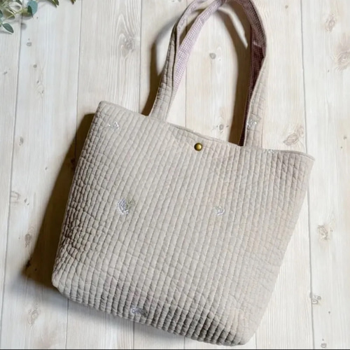 ナチュラルな刺繍生地とヌビのトートバッグ トートバッグ cat