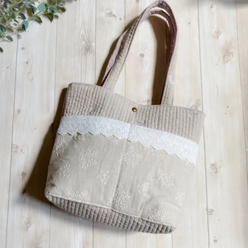 ナチュラルな刺繍生地とヌビのトートバッグ トートバッグ cat and mint
