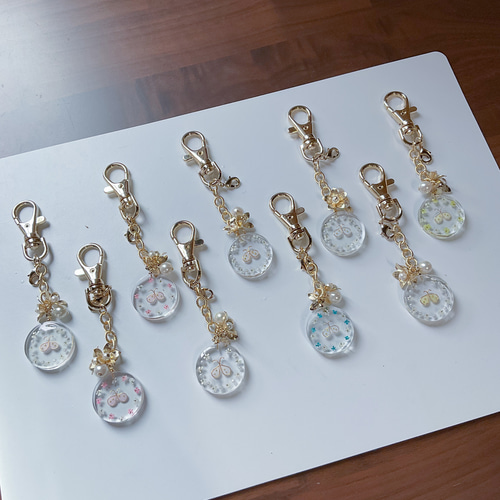蝶々が舞う✨】バッグチャーム レースフラワー パール キーホルダー