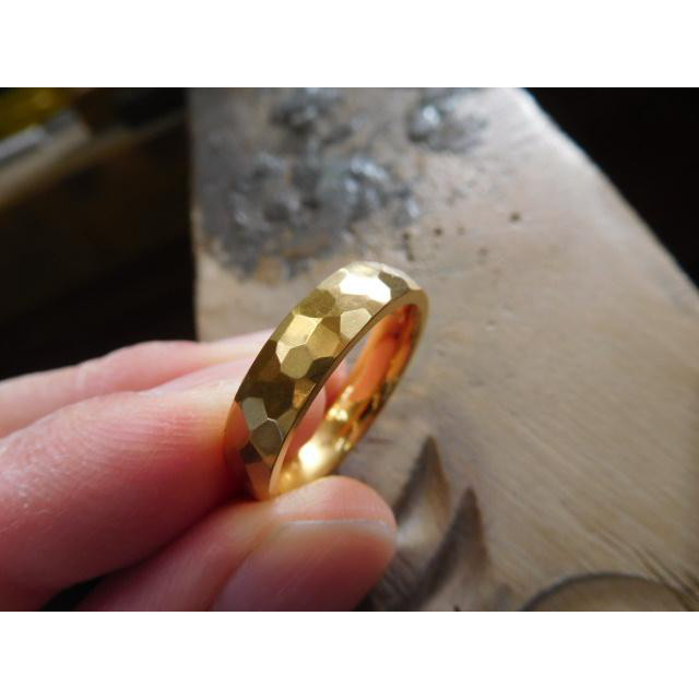 純金 リング 指輪 手作り 鍛造 オーダーメイド 24k 24金 k24 甲丸 平甲丸 槌目 太め 5mm くすみ加工