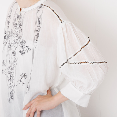 アンティーク刺繍ブラウス ブラウス T_tree 通販 17744918｜Creema