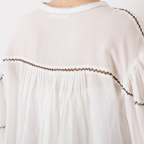 ひらり　草木染め　刺繍　アンティーク・ビンテージブラウス　❀ 90fdeebba2d340489fb05686a64fe4