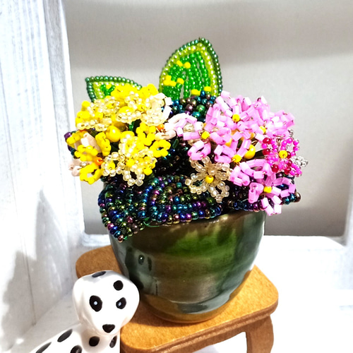 ○✨miniランタナポット ビーズのお花 32 アートフラワー ビーズ