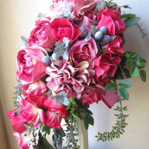 くすみピンクのキャスケードブーケ。新品、アーティフィシャルフラワー