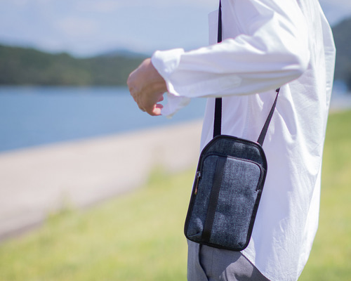 【yukaさま専用】familiar スマホショルダー デニムミニバッグ 新品未使用】familiar ショルダーストラップ ミニデニムバッグ