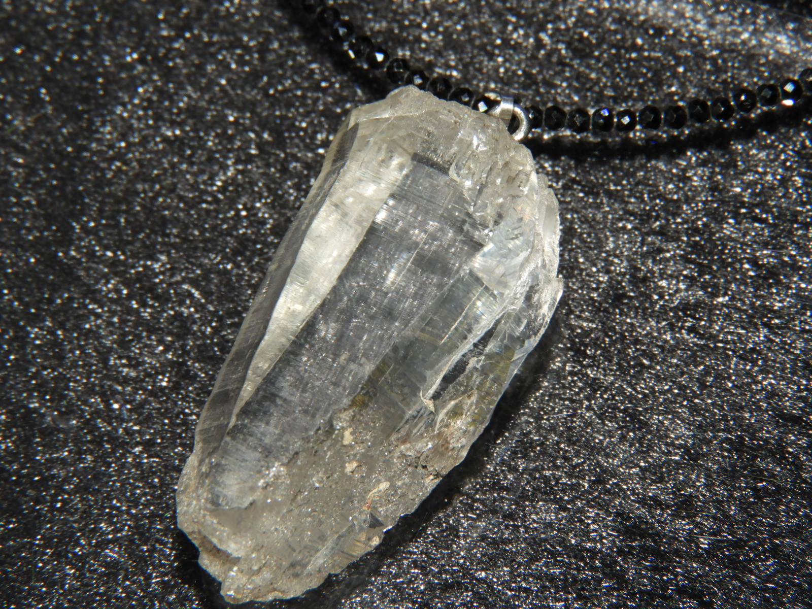 素晴らしい結晶！揺るがない№１！ガネーシュヒマール産のヒマラヤ水晶ペンダント！メイドインジャパン！天然石　ヒマラヤ６７