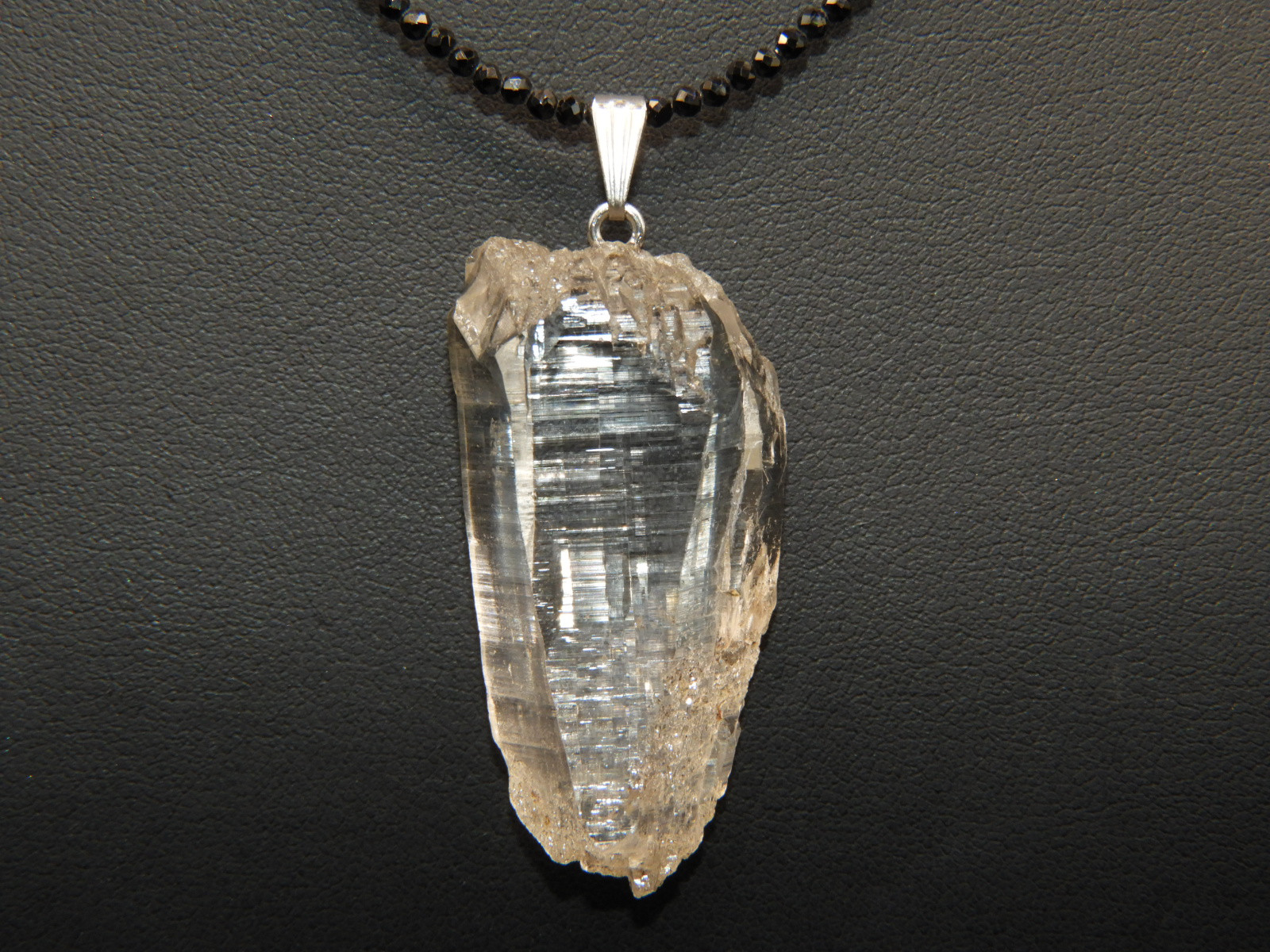 素晴らしい結晶！揺るがない№１！ガネーシュヒマール産のヒマラヤ水晶ペンダント！メイドインジャパン！天然石　ヒマラヤ６７