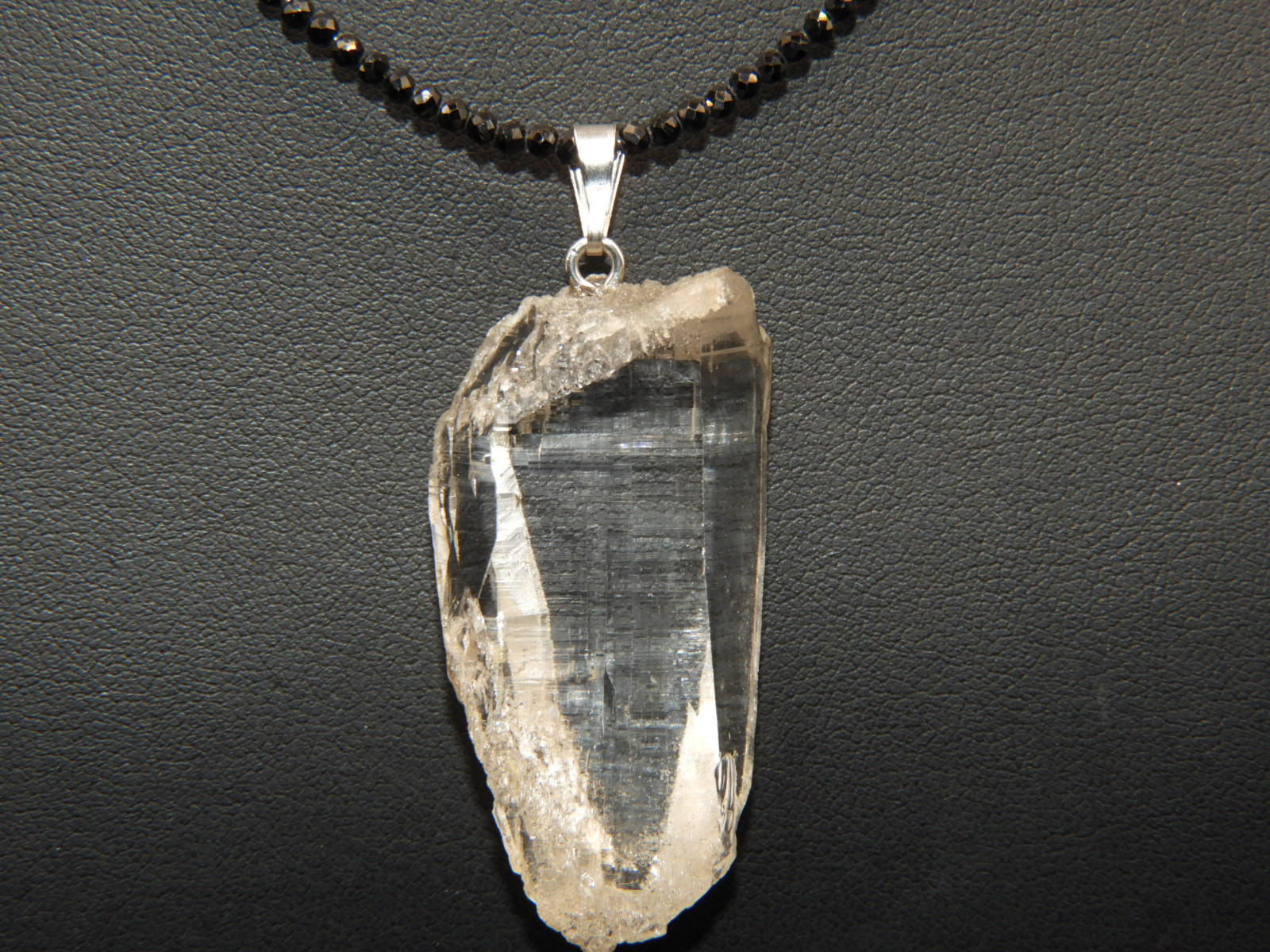素晴らしい結晶！揺るがない№１！ガネーシュヒマール産のヒマラヤ水晶ペンダント！メイドインジャパン！天然石　ヒマラヤ６７
