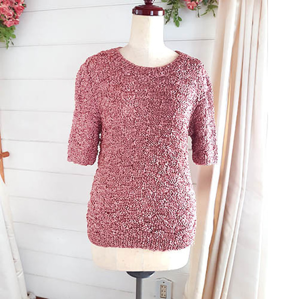 シルク風リボン糸　２本どりで編んだゴージャスセーター                                     シルク風の見た目、肌触りのリボン糸を贅沢に２本どりで編んだセー P1603638940(12400円)