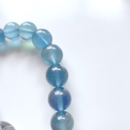 10-56】深い海の底を漂うようなディープアクアマリンと