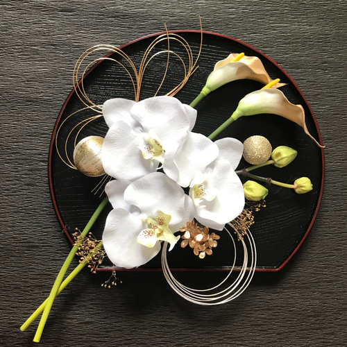 大人気 結婚式 成人式 卒業式 胡蝶蘭 カラーリリー 白無垢 振袖