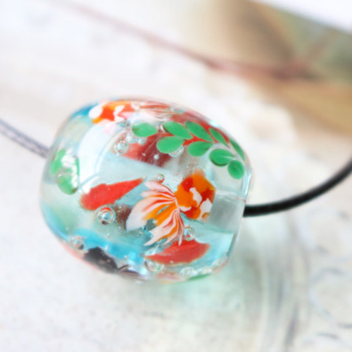 期間限定SALE☆金魚のとんぼ玉（ガラス玉）泡入り（訳あり品