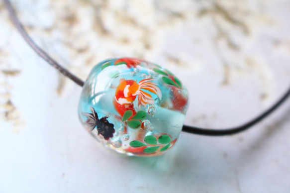 期間限定SALE☆金魚のとんぼ玉（ガラス玉）泡入り（訳あり品