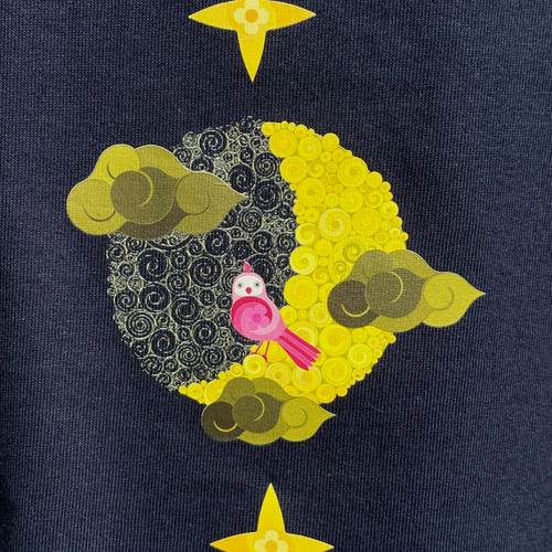 三日月の夜にたたずむフクロウさんのイラストTシャツ サイズ展開 三日月の夜にたたずむフクロウさんのイラストTシャツ サイズ展開