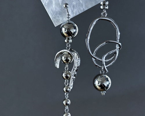 #789 再販 シルバー レッド じゃらじゃら ハンドメイド ピアス イヤリング 789 再販 シルバー レッド じゃらじゃら ハンドメイド ピアス イヤリング