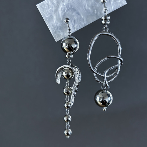 再販】シルバー メタル 不規則 チャーム 大ぶり ピアス イヤリング