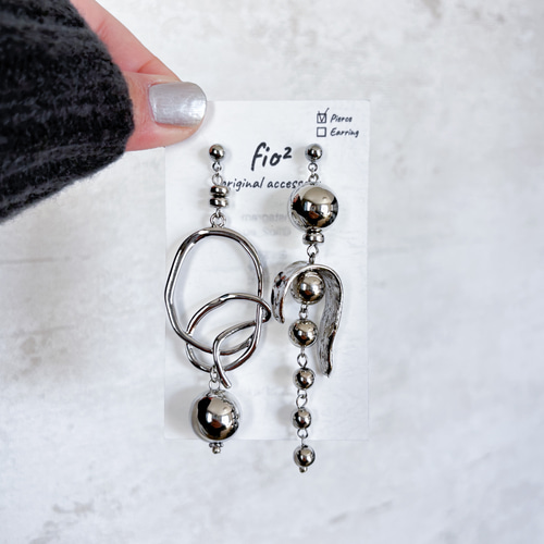 再販】シルバー メタル 不規則 チャーム 大ぶり ピアス イヤリング