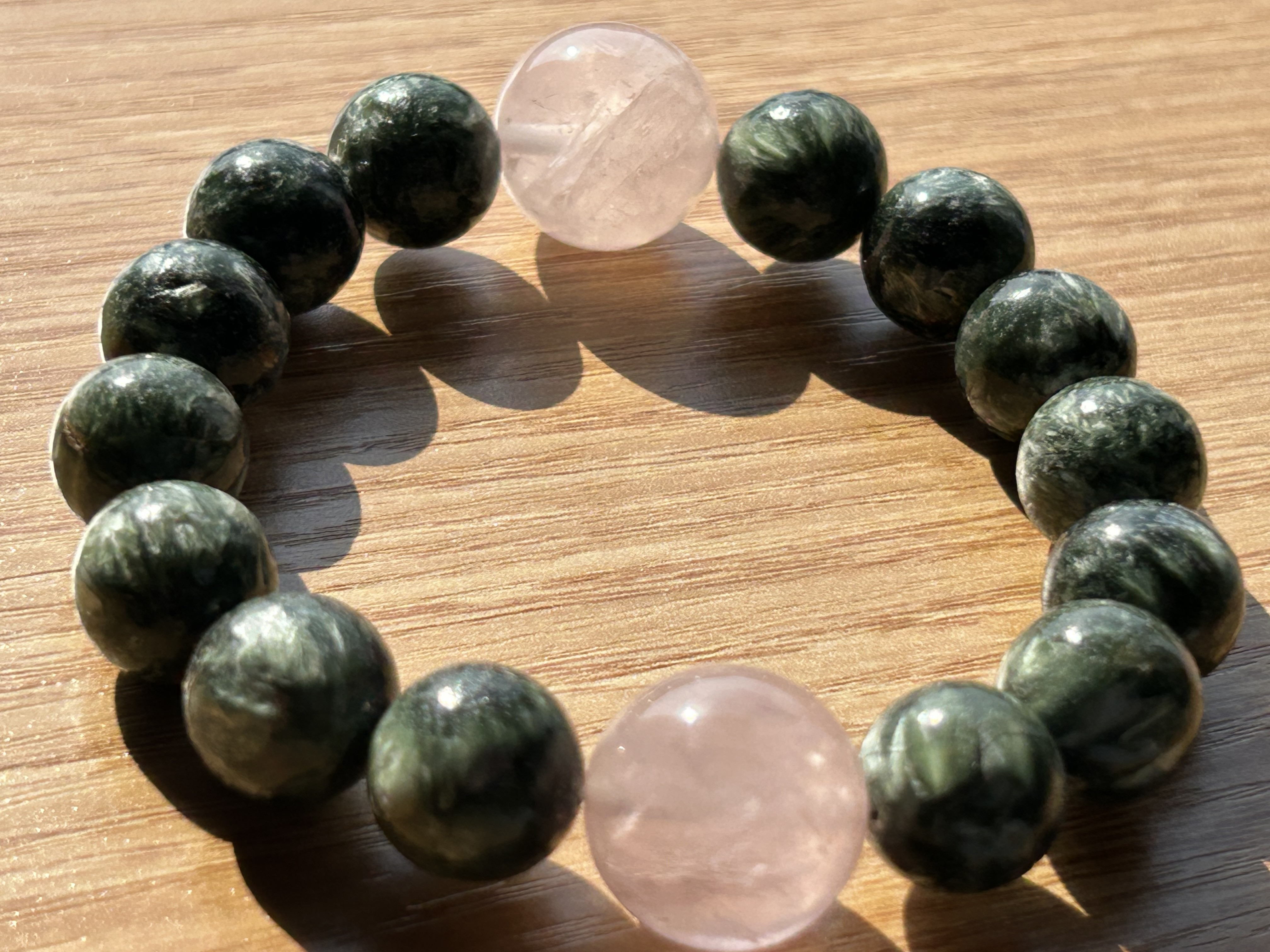 恋愛成就のお守り《セラフィナイトとローズクォーツ》