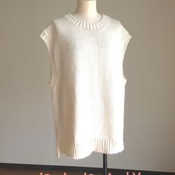 りかりん様　御注文　キュートなオフ白のベスト　　アンゴラ混合（綿糸＋アンゴラ糸） 2枚目の画像