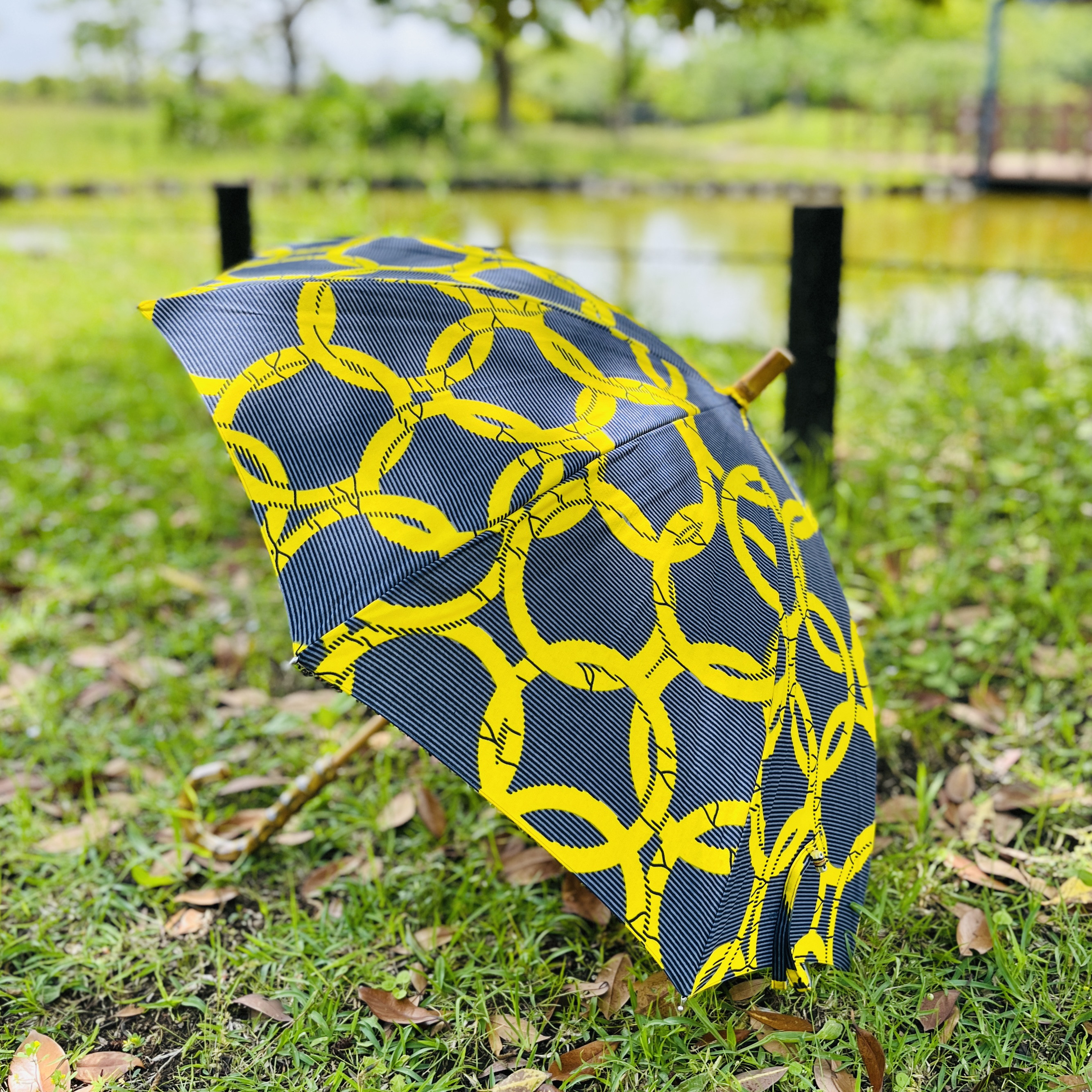 日傘／UVカット／晴雨兼用／竹ハンドル／アフリカンプリント／ring