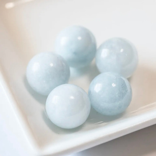 アクアマリン 天然石 藍玉 ミルキーブルー 青10ミリ5粒 両穴 穴