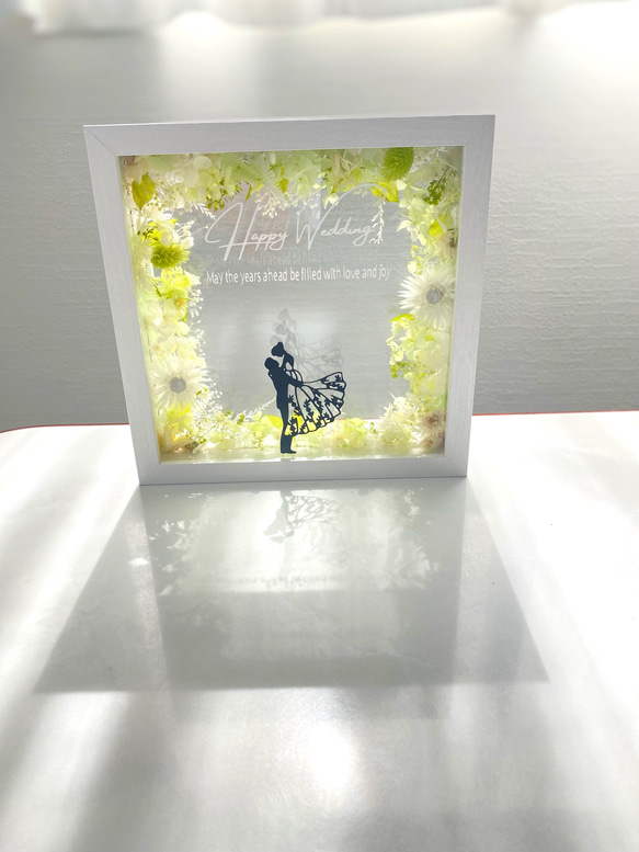 名入れギフト　グリーン　ガラスフレームボックスアレンジメント　結婚祝い　プリザーブドフラワー　ウェディング　両親贈呈品 3枚目の画像