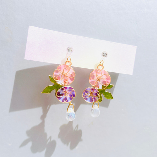朝顔のイヤリング 1ペア レジン ワイヤー 夏アクセサリー ディップ
