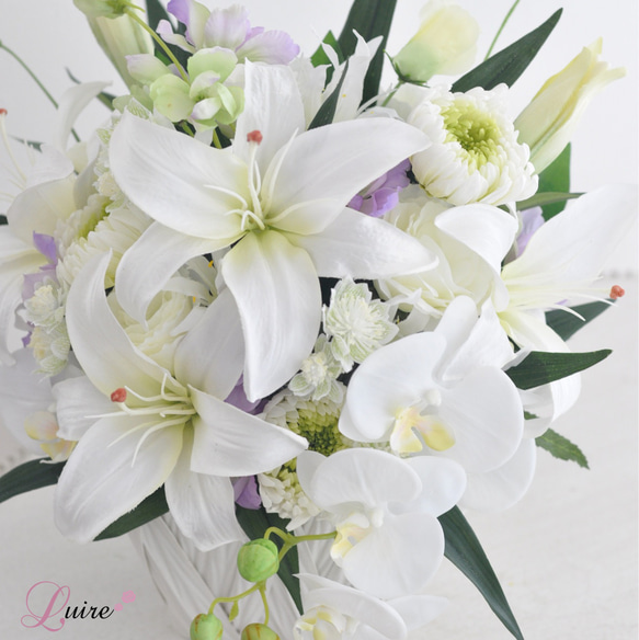 LLサイズ【仏花、供花】カサブランカ、胡蝶蘭、輪菊の上質な仏花・お悔み、四十九日、初盆 4枚目の画像