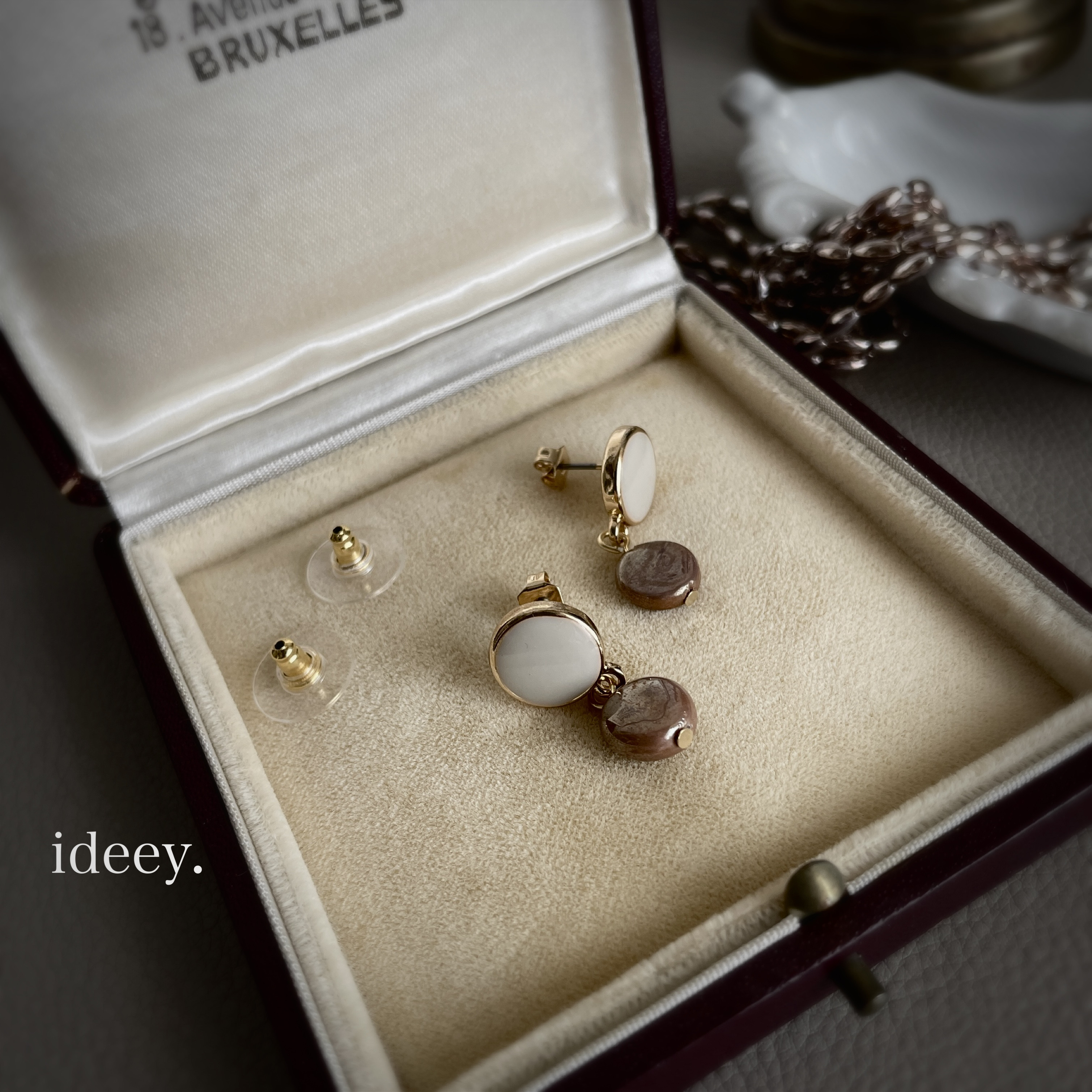 ベルギー deux tonsピアス〈483〉