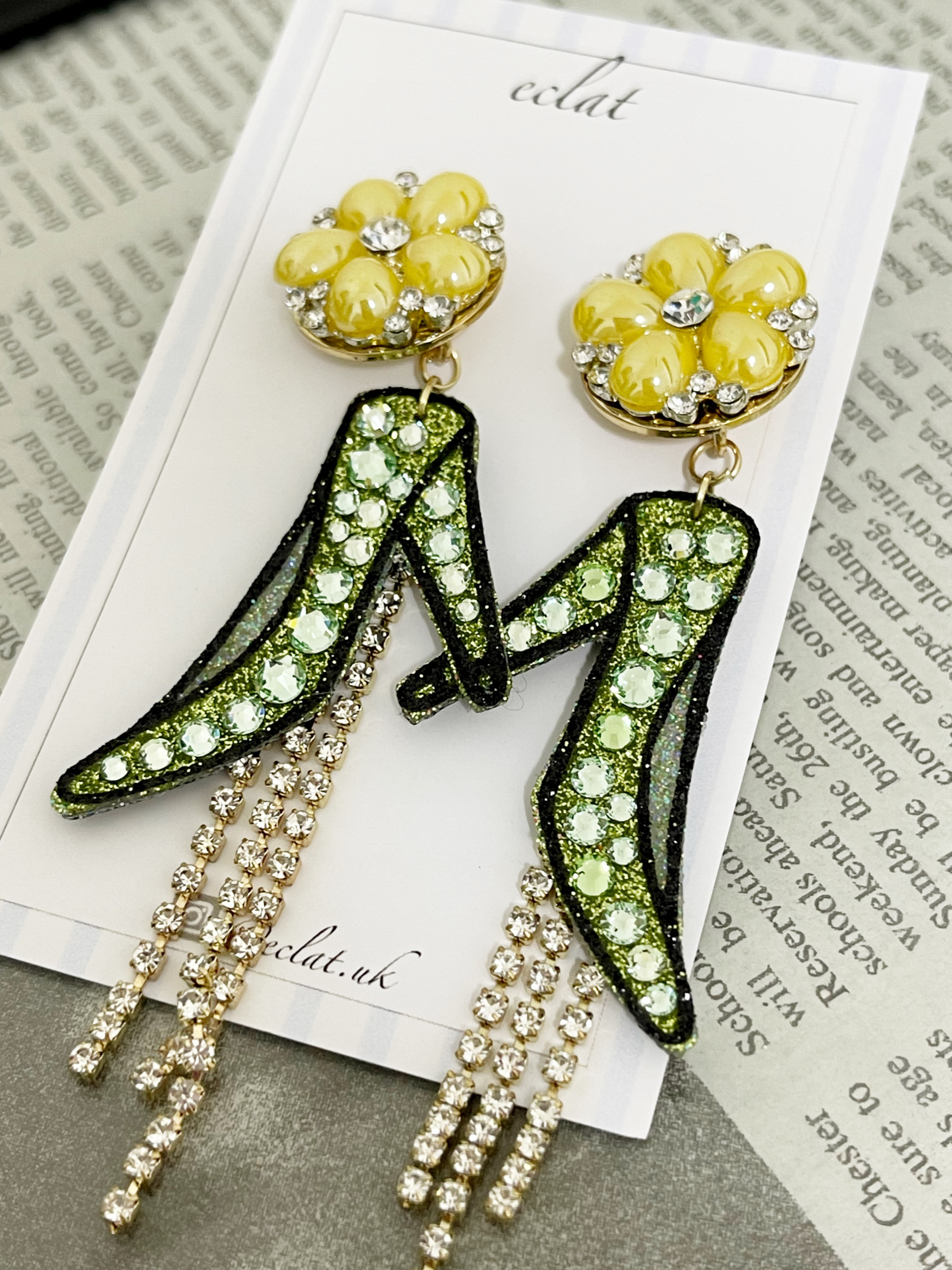 菜の花カラーのハイヒールロングピアス