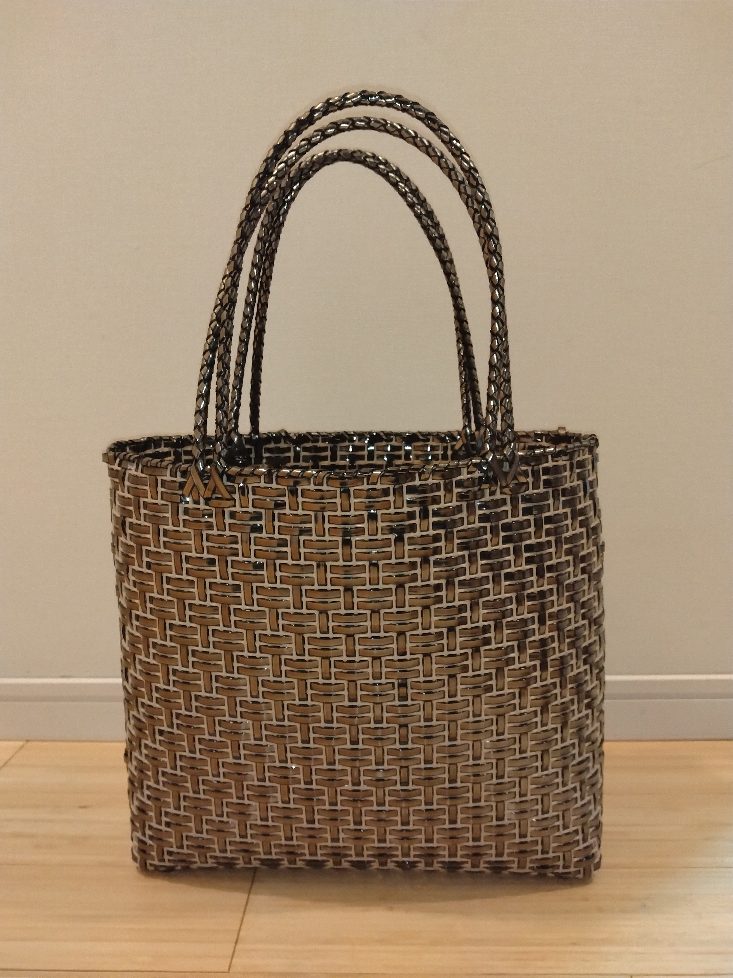 キラキラ　ジュエリーバック　ブロンズ