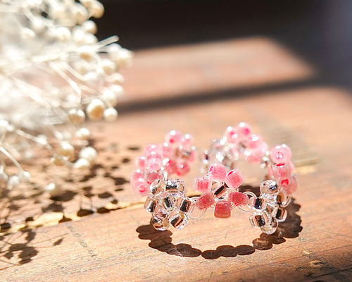 フラワーデザイン ピンクリング ジグザグフラワーのリング ピンク 指輪・リング kuma beads 通販
