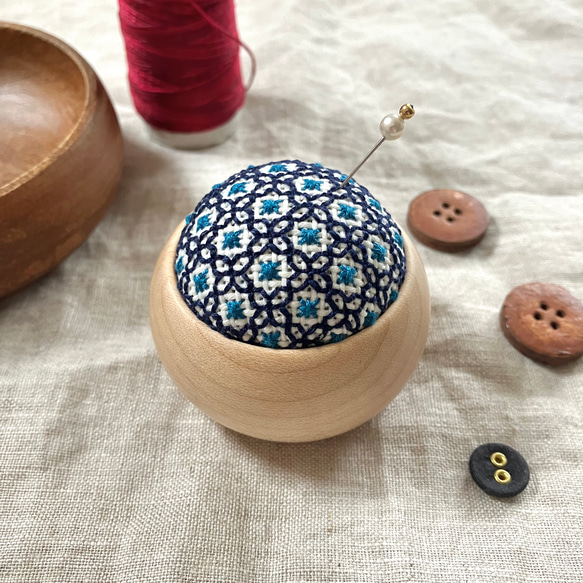 ピンクッション 針山 ♢ 木工房 のウッドボウル メープル