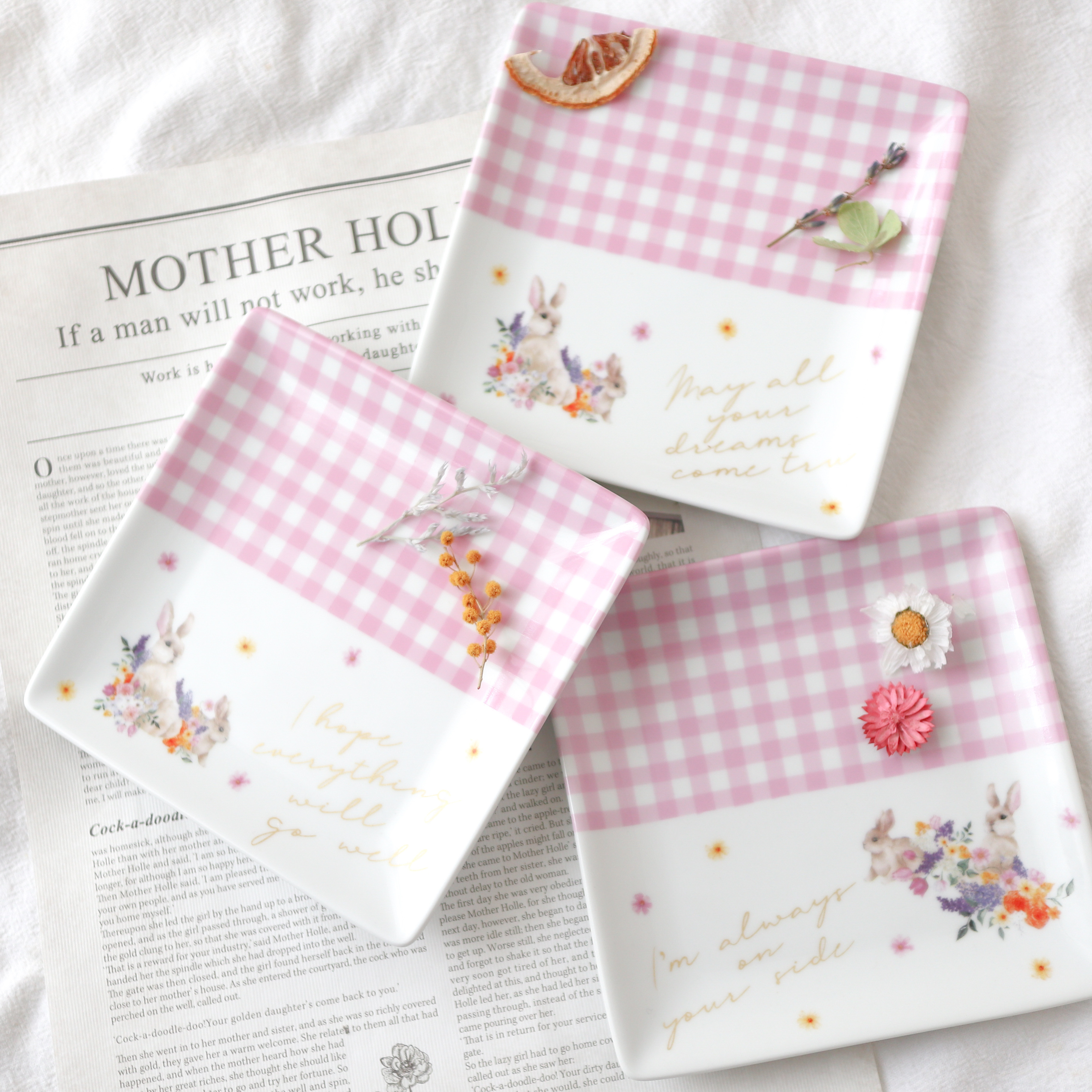 うさぎとギンガムチェックのスクエアプレート ポーセラーツ