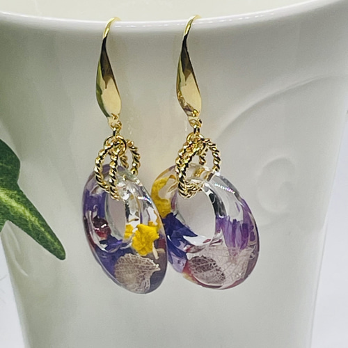 ミニ薔薇 バラ 花びら レジンピアス ☆ サージカルステンレス
