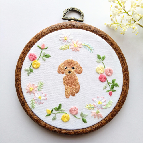 トイプードルとお花の刺繍フレーム フォトフレーム・写真立て YUKI